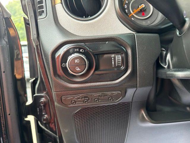 2025 Jeep Gladiator Nighthawk 4x4 *Ltd Avail*