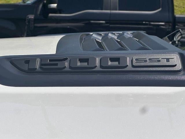 2025 RAM 1500 Laramie 4x4 Crew Cab 5'7" Box