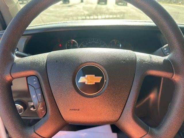 2024 Chevrolet Express Passenger 2500 2500 Regular Wheelbase Rear-Wheel Drive 1LT