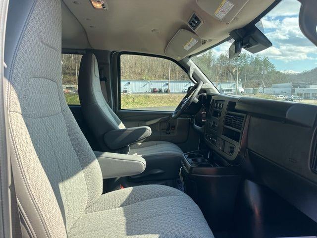 2024 Chevrolet Express Passenger 2500 2500 Regular Wheelbase Rear-Wheel Drive 1LT