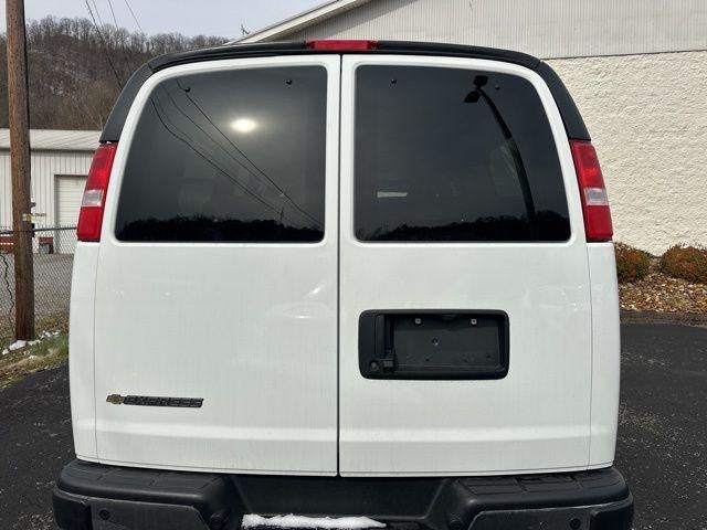 2024 Chevrolet Express Passenger 2500 2500 Regular Wheelbase Rear-Wheel Drive 1LT