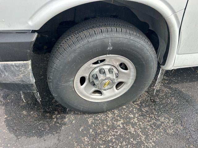 2024 Chevrolet Express Passenger 2500 2500 Regular Wheelbase Rear-Wheel Drive 1LT