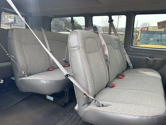 2024 Chevrolet Express Passenger 2500 2500 Regular Wheelbase Rear-Wheel Drive 1LT