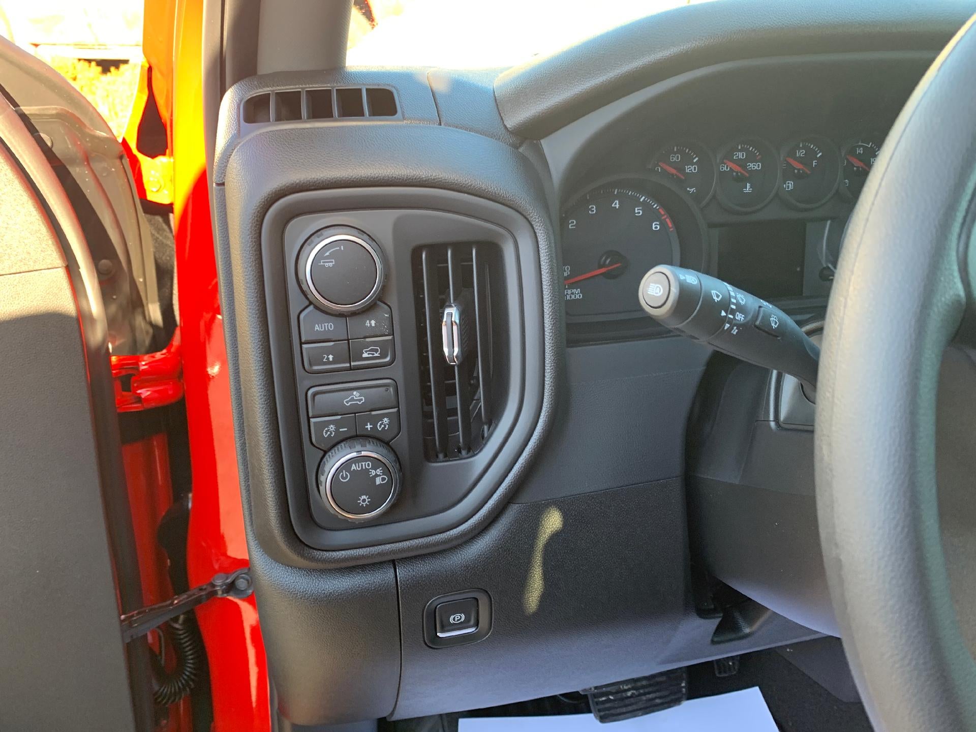 2026 Chevrolet Silverado 1500 Custom Crew Cab 4x4