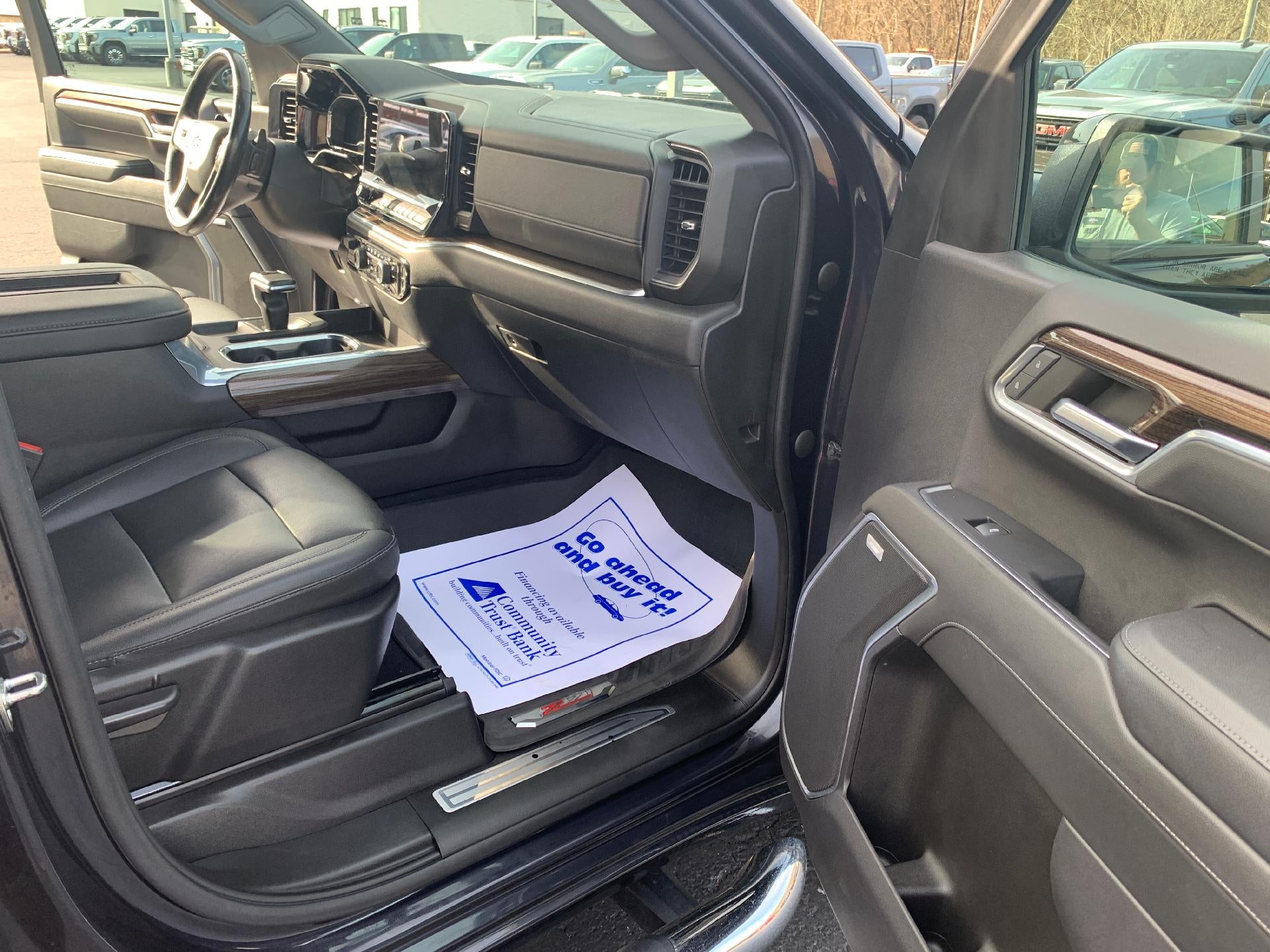 2022 Chevrolet Silverado 1500 Double Cab Standard Box 4-Wheel Drive RST