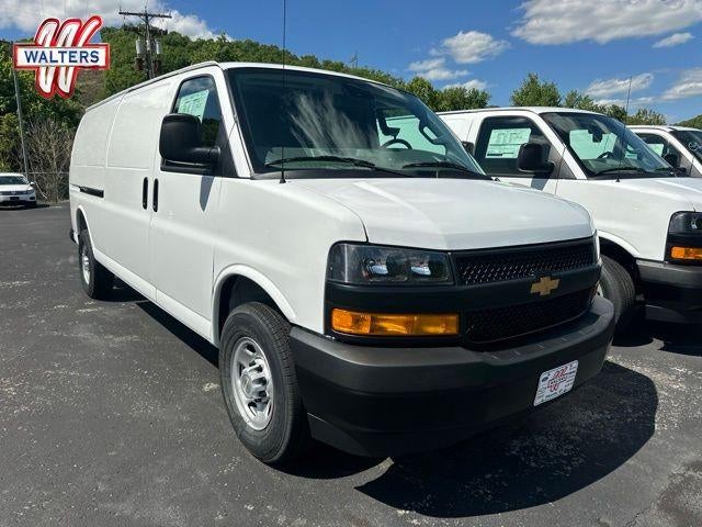 2026 Chevrolet Express 3500 Extended Work Van's photo