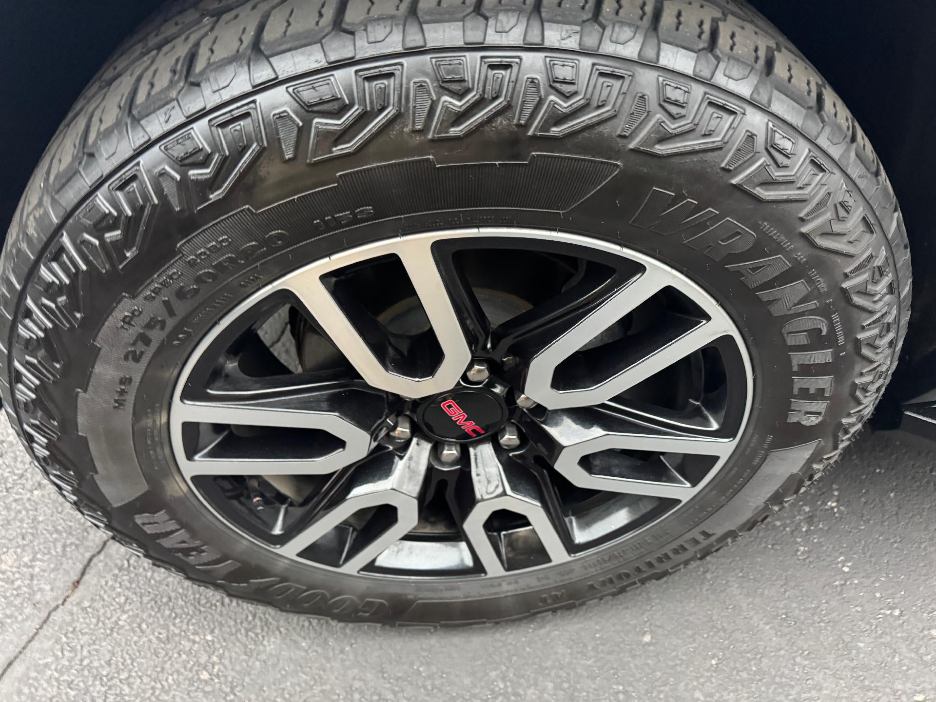 2024 GMC Yukon 4WD 4dr AT4