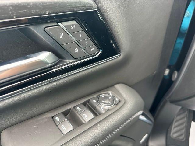 2026 GMC Yukon Denali - Photo 9