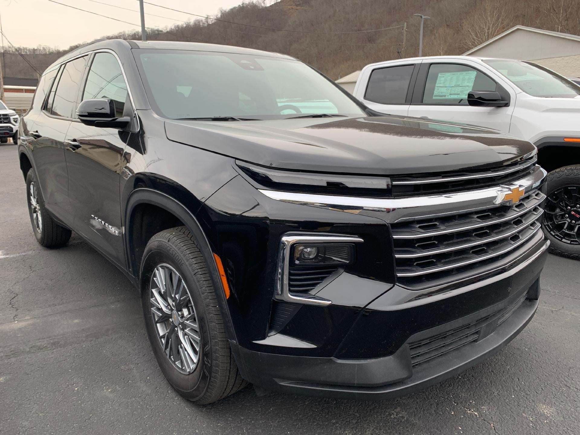 2025 Chevrolet Traverse LT w/1LT