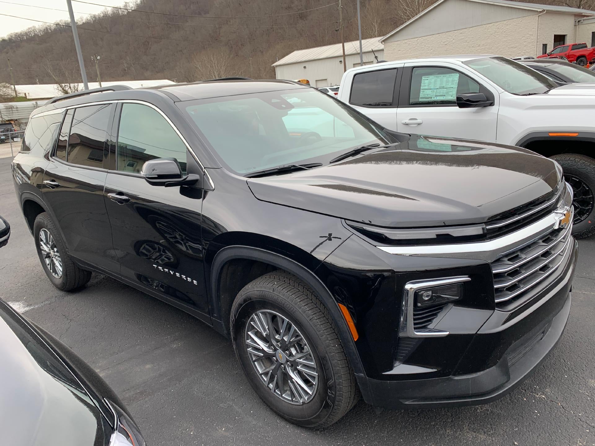 2025 Chevrolet Traverse LT w/1LT
