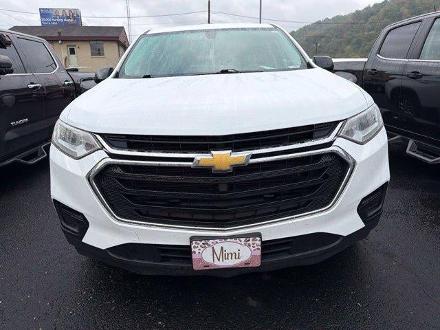 Used 2018 Chevrolet Traverse LS with VIN 1GNEVFKWXJJ185303 for sale in Pikeville, KY