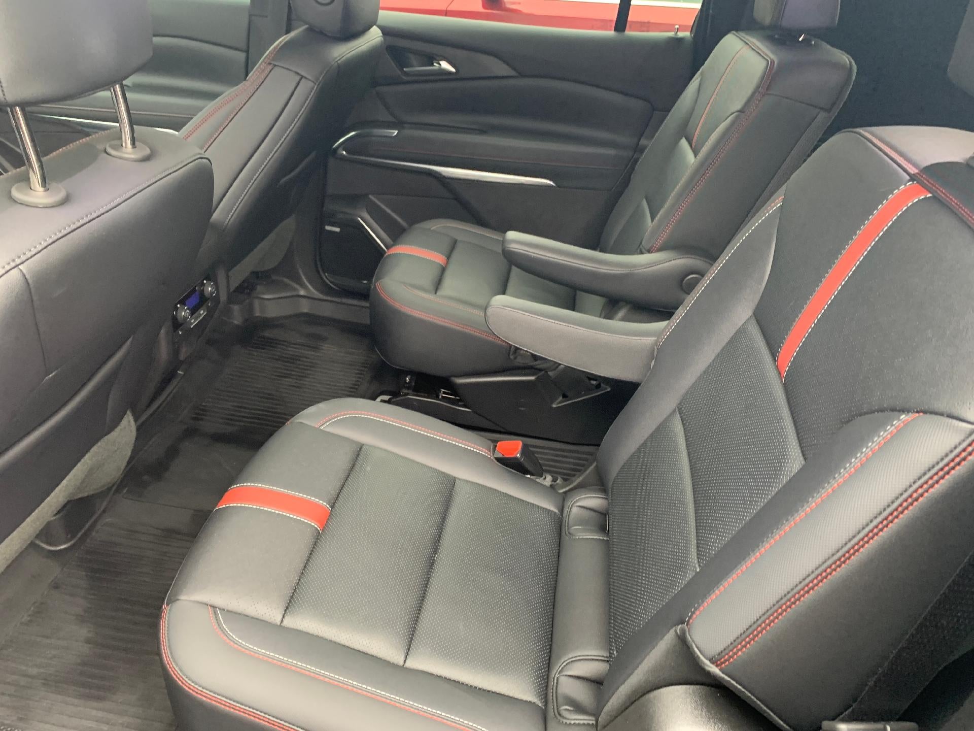 2025 Chevrolet Traverse RS w/2RS