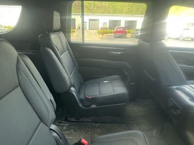 2025 Chevrolet Suburban 4WD RST