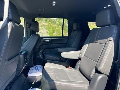 2025 Chevrolet Suburban 4WD RST