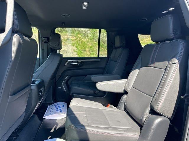 2025 Chevrolet Suburban 4WD RST