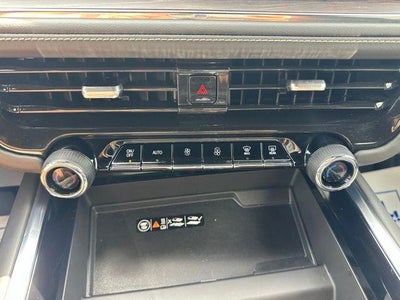 2025 Chevrolet Suburban 4WD Premier