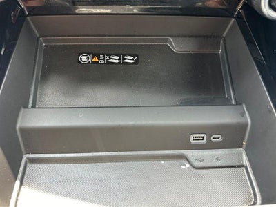 2025 Chevrolet Suburban 4WD Premier