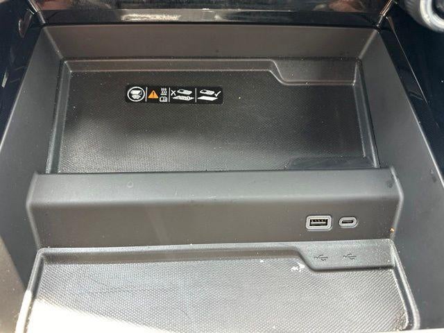 2025 Chevrolet Suburban 4WD Premier