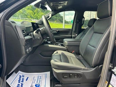 2025 Chevrolet Suburban 4WD Premier