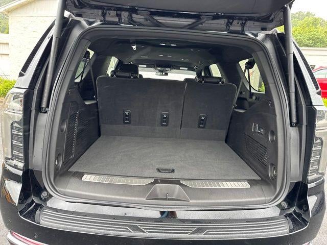 2025 Chevrolet Suburban 4WD Premier