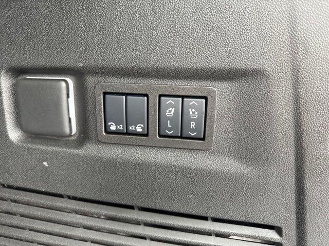 2025 Chevrolet Suburban 4WD Premier