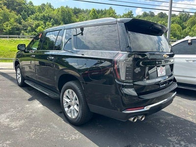 2025 Chevrolet Suburban 4WD Premier