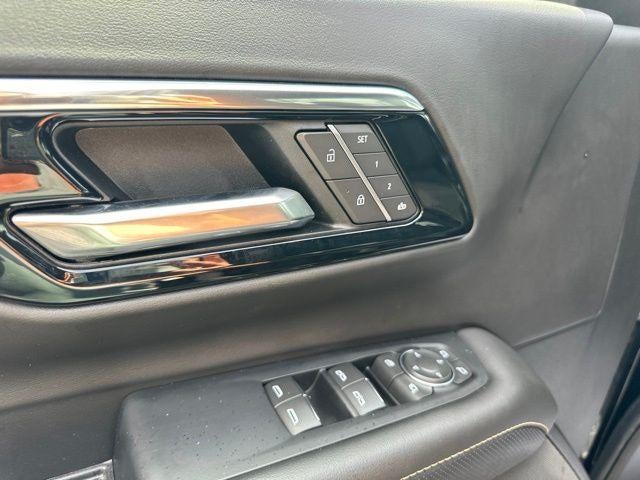 2025 Chevrolet Suburban 4WD Premier