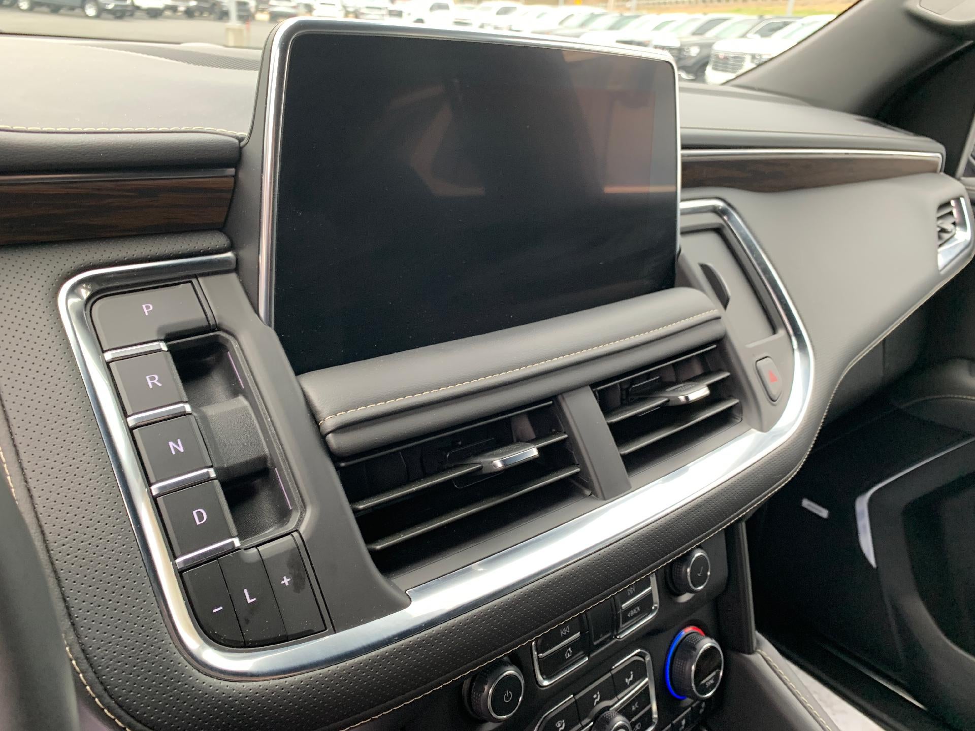 2024 Chevrolet Suburban 4WD Premier