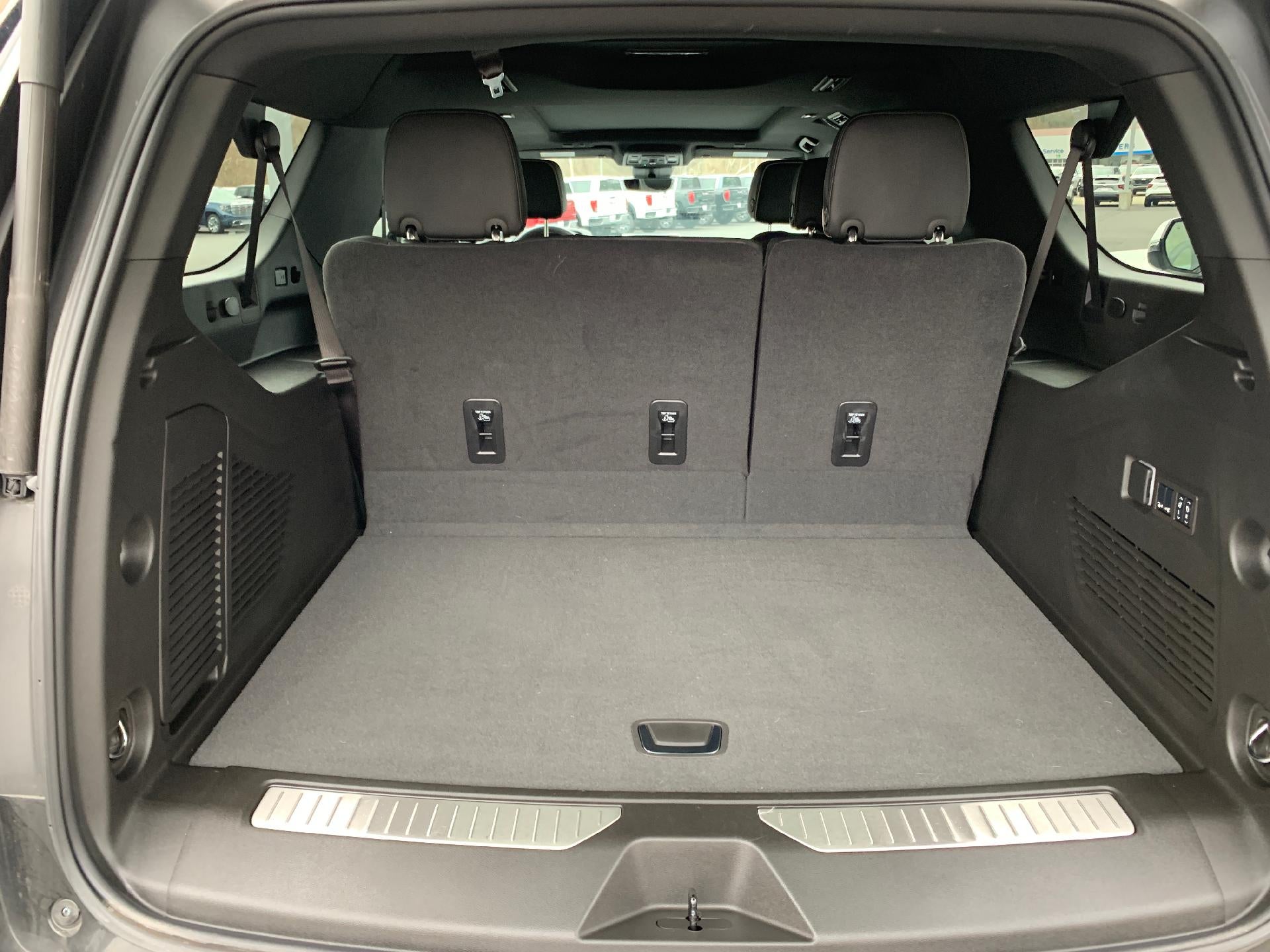 2024 Chevrolet Suburban 4WD Premier