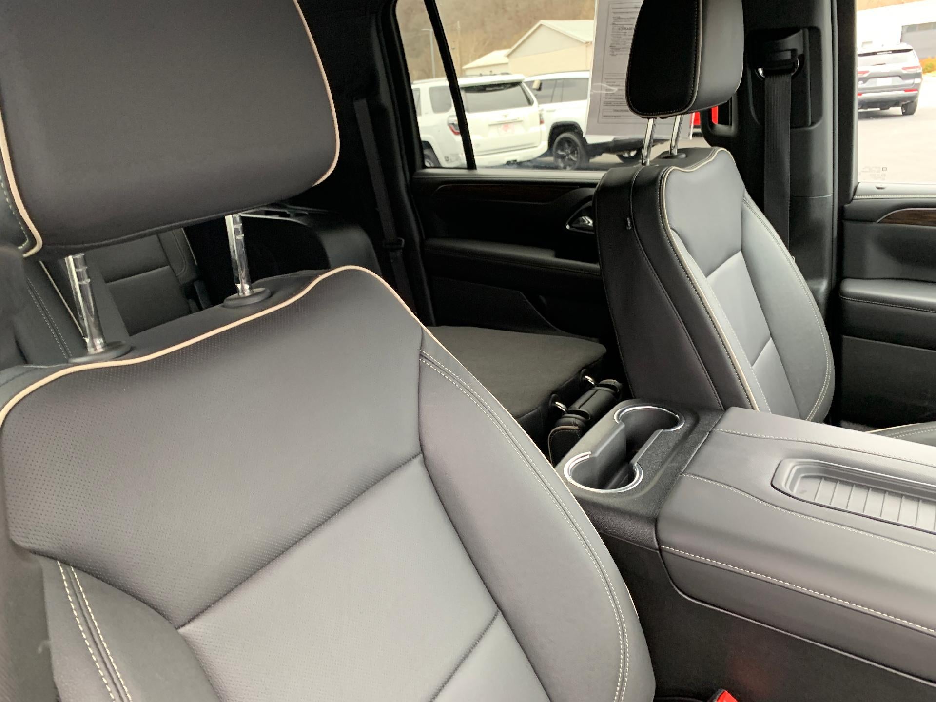 2024 Chevrolet Suburban 4WD Premier