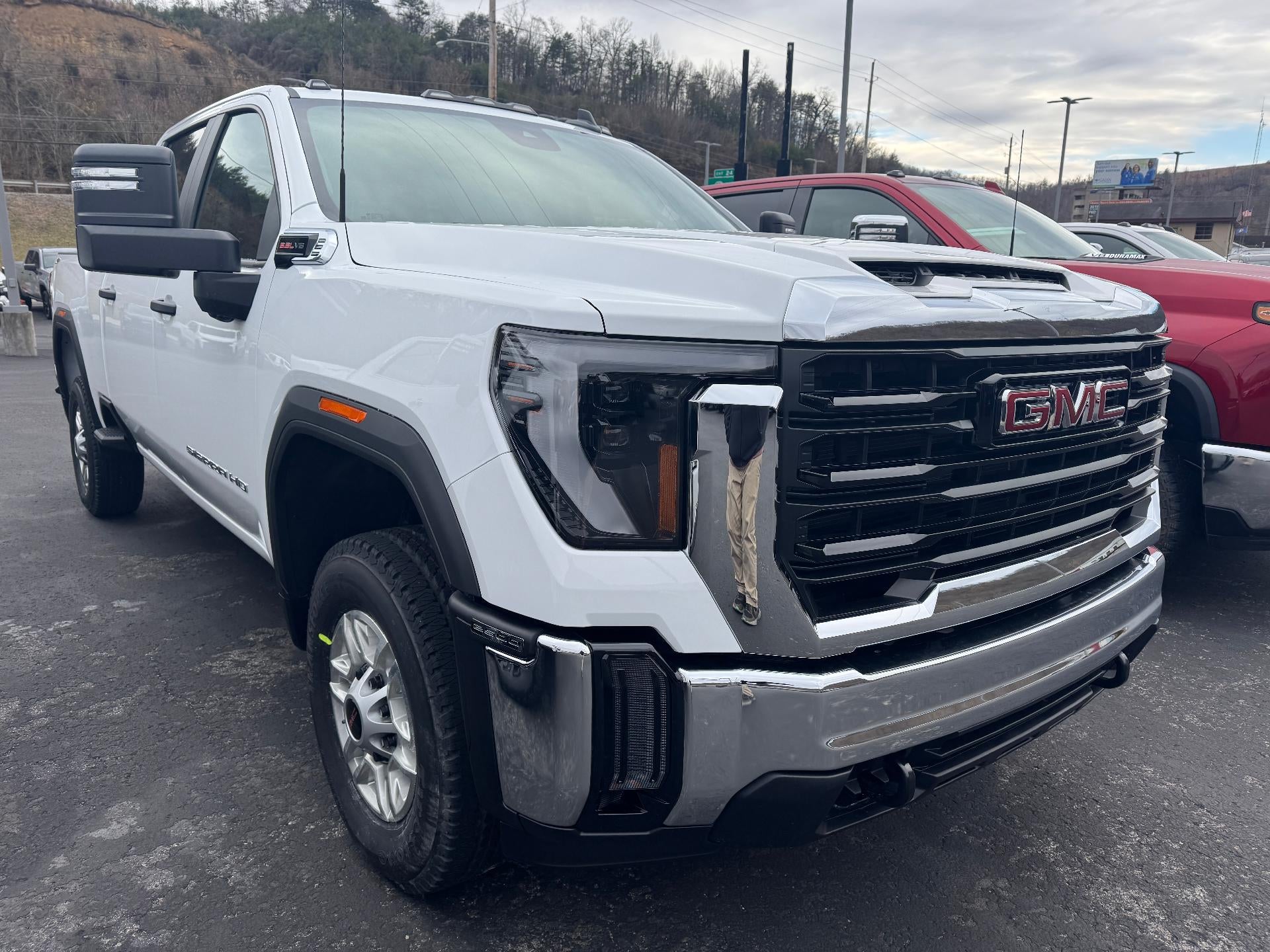 2026 GMC Sierra 2500 HD Pro Crew Cab 4x4