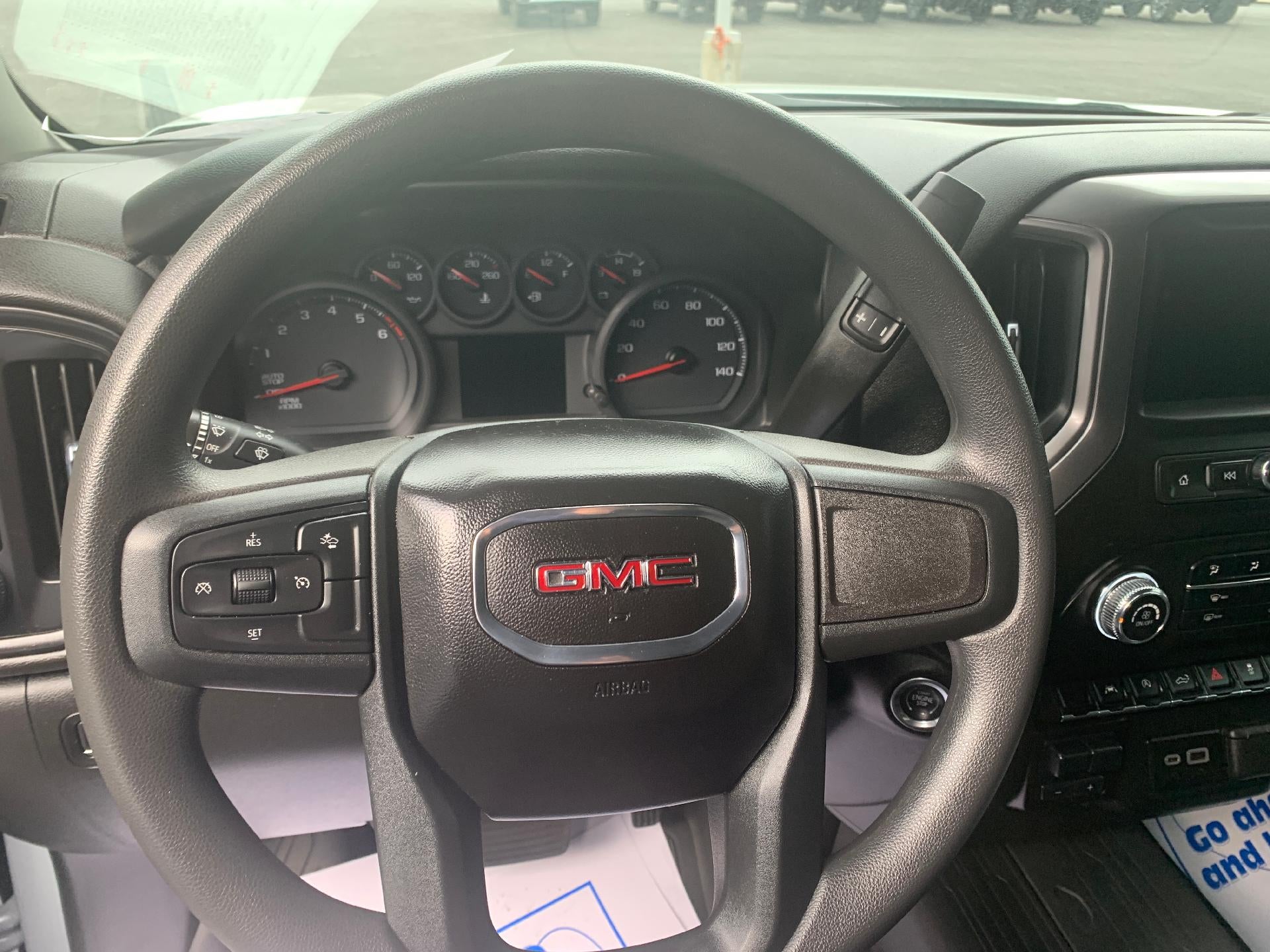 2024 GMC Sierra 1500 Crew Cab Short Box 4-Wheel Drive Pro