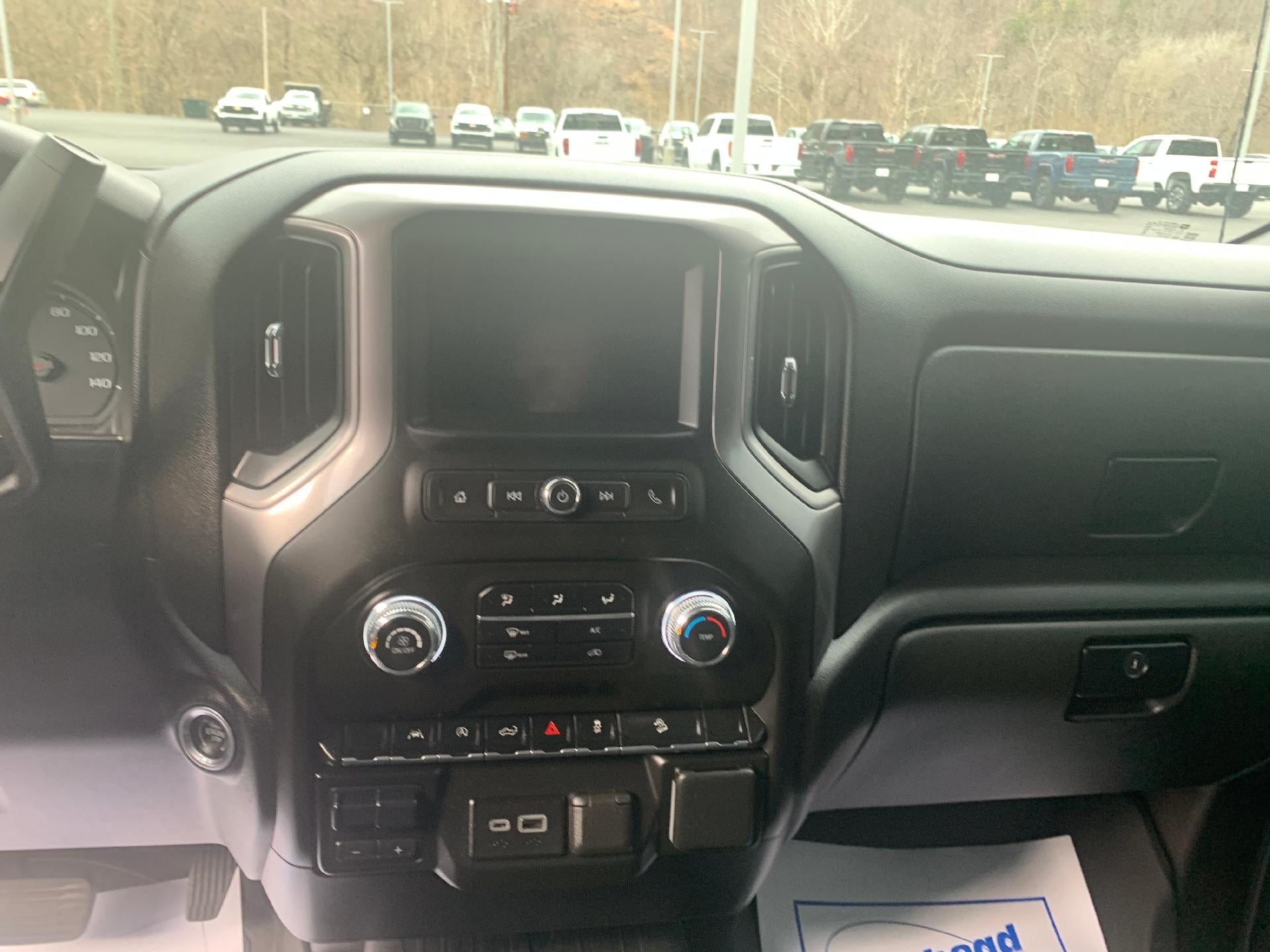 2024 GMC Sierra 1500 Crew Cab Short Box 4-Wheel Drive Pro