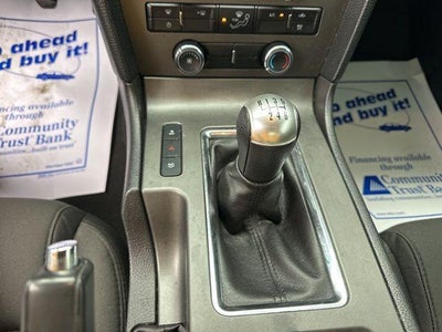2014 Ford Mustang 2dr Cpe V6
