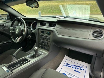 2014 Ford Mustang 2dr Cpe V6