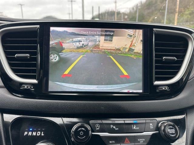 2025 Chrysler Pacifica Select FWD