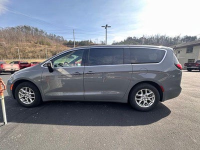 2025 Chrysler Pacifica Select FWD