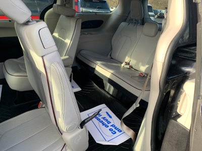 2017 Chrysler Pacifica Limited FWD