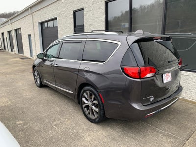 2017 Chrysler Pacifica Limited FWD