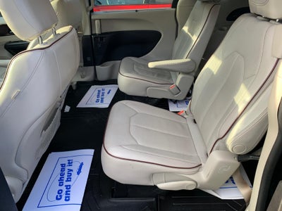 2017 Chrysler Pacifica Limited FWD