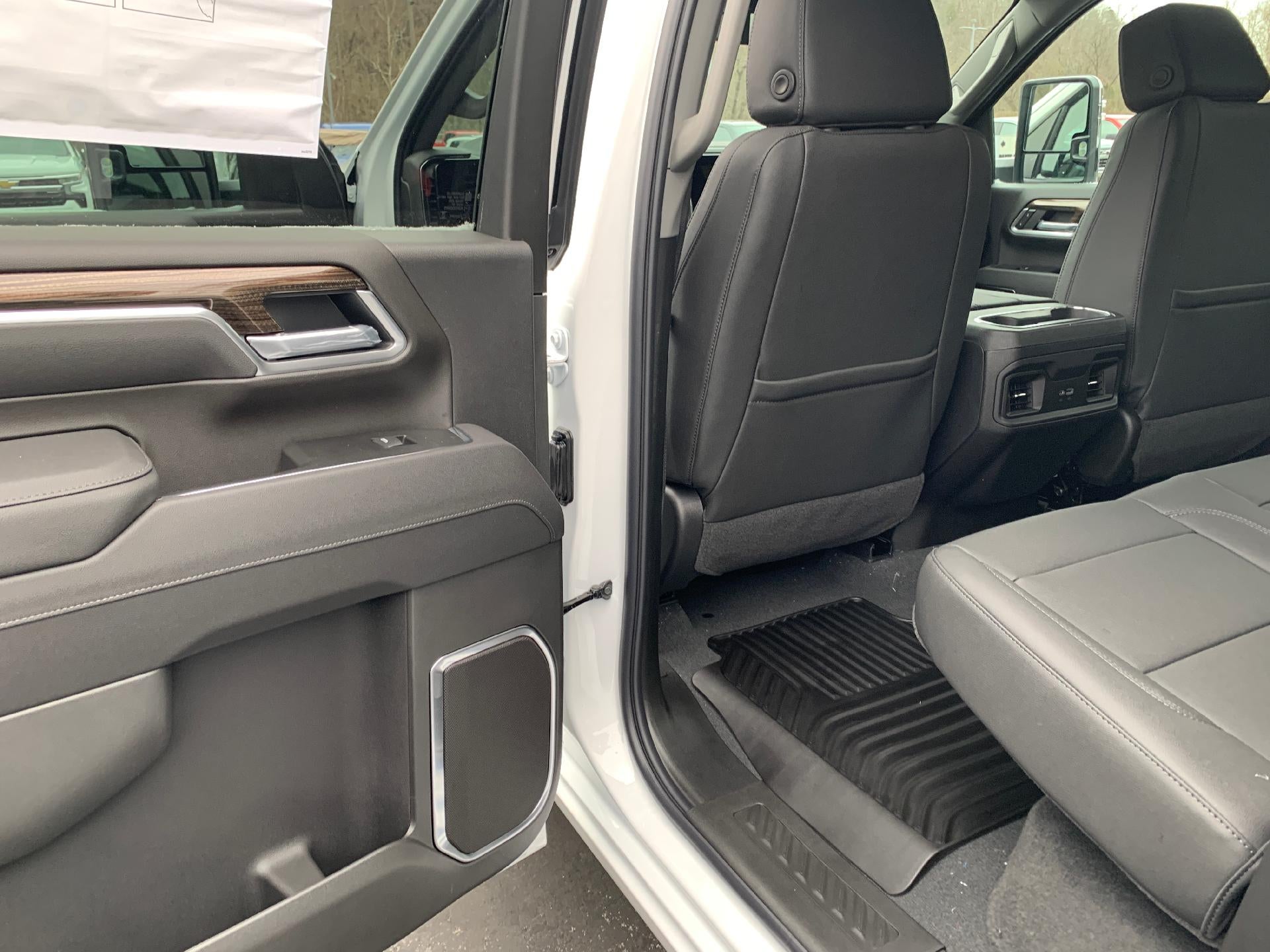 2026 Chevrolet Silverado 2500 HD LT Trail Boss Crew Cab 4x4 Duramax Diesel Z71