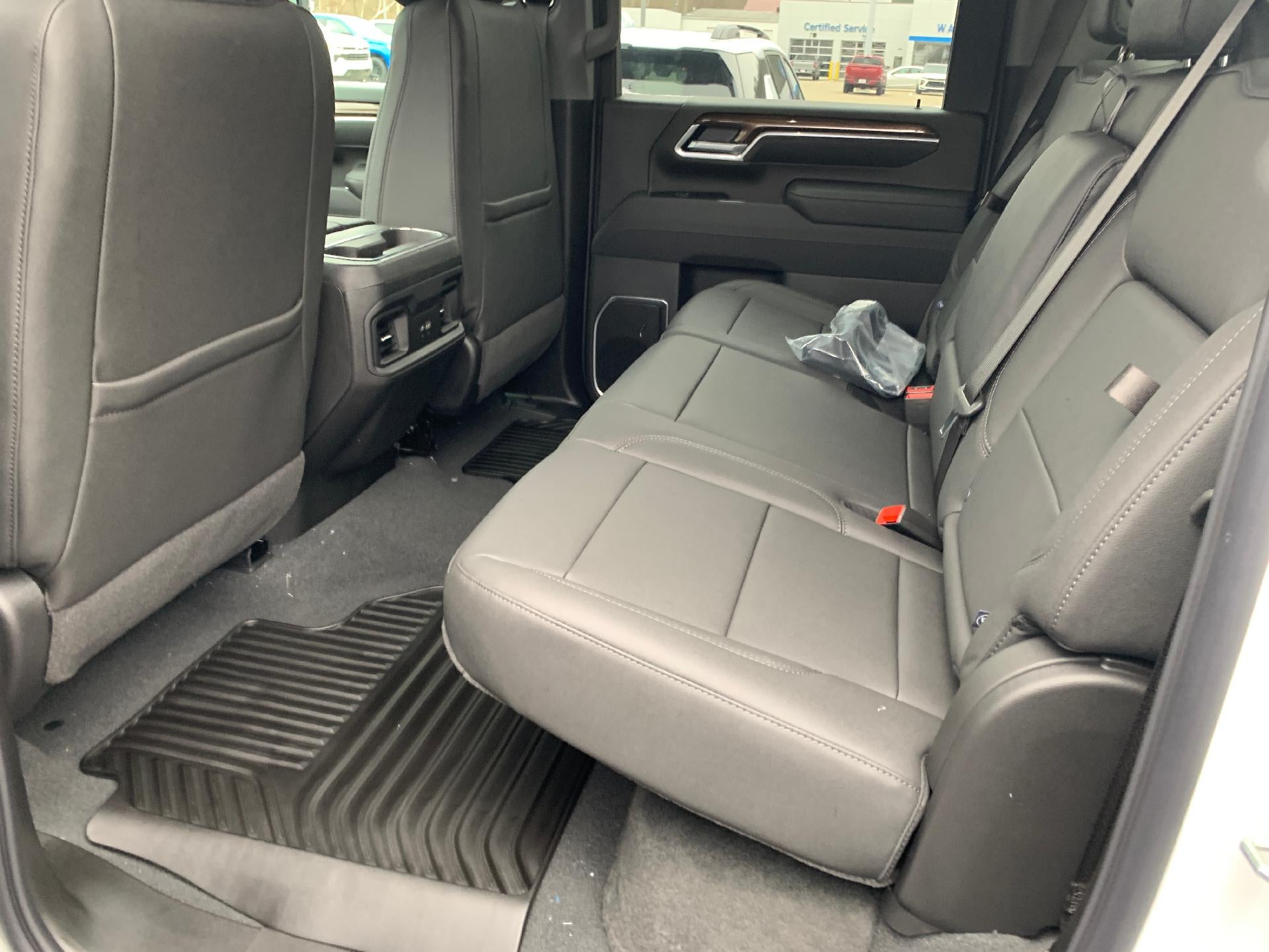 2026 Chevrolet Silverado 2500 HD LT Trail Boss Crew Cab 4x4 Duramax Diesel Z71