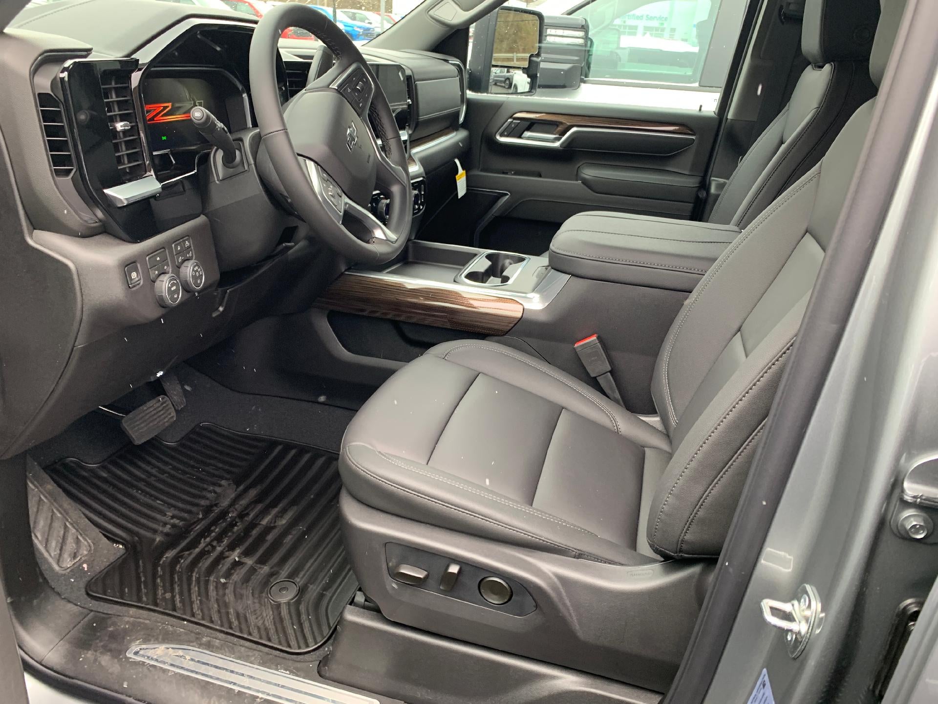 2026 Chevrolet Silverado 2500 HD LT Trail Boss Crew Cab 4x4 Duramax Diesel Z71