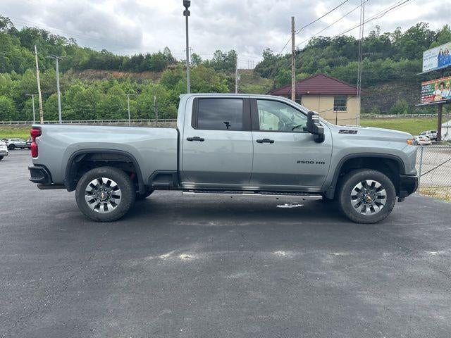 2024 Chevrolet Silverado 2500 HD Crew Cab Standard Box 4-Wheel Drive Custom