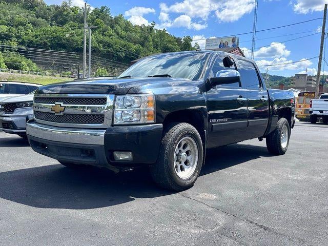 2007 Chevrolet Silverado 1500 4WD Crew Cab Short Box LT w/1LT