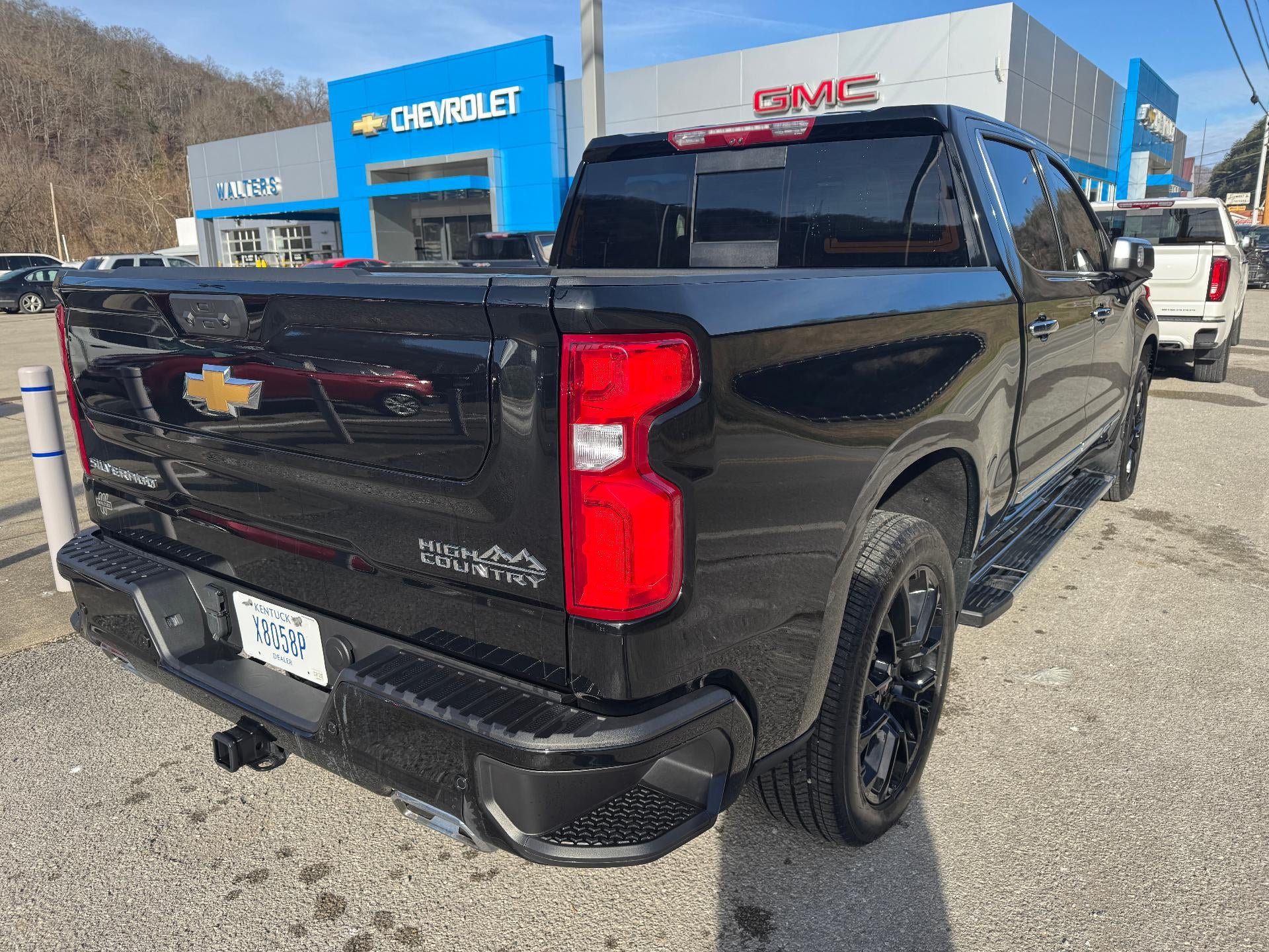 2025 Chevrolet Silverado 1500 Crew Cab Short Box 4-Wheel Drive High Country