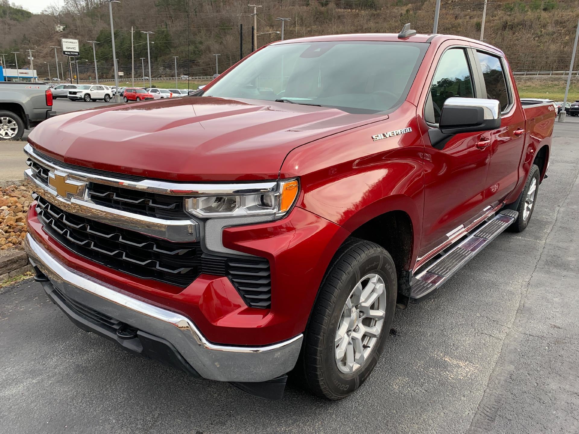 2022 Chevrolet Silverado 1500 Crew Cab Short Box 4-Wheel Drive LT 1LT