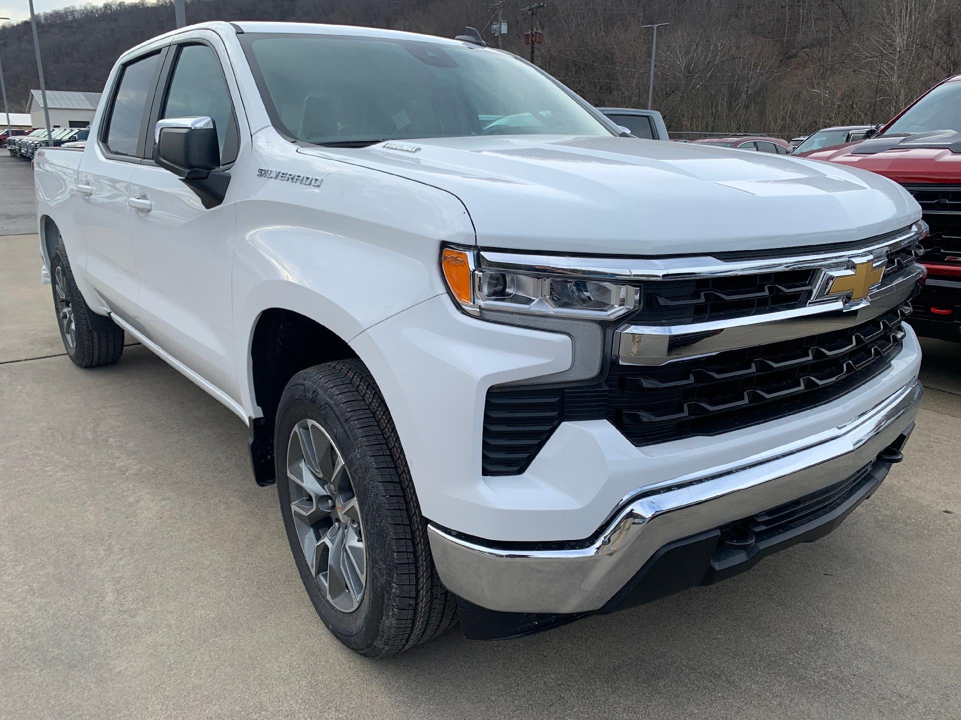 2026 Chevrolet Silverado 1500 LT Crew Cab 4x4