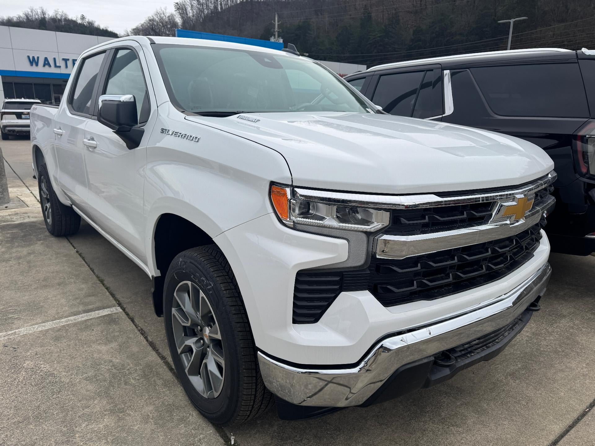 2026 Chevrolet Silverado 1500 LT Crew Cab 4x4
