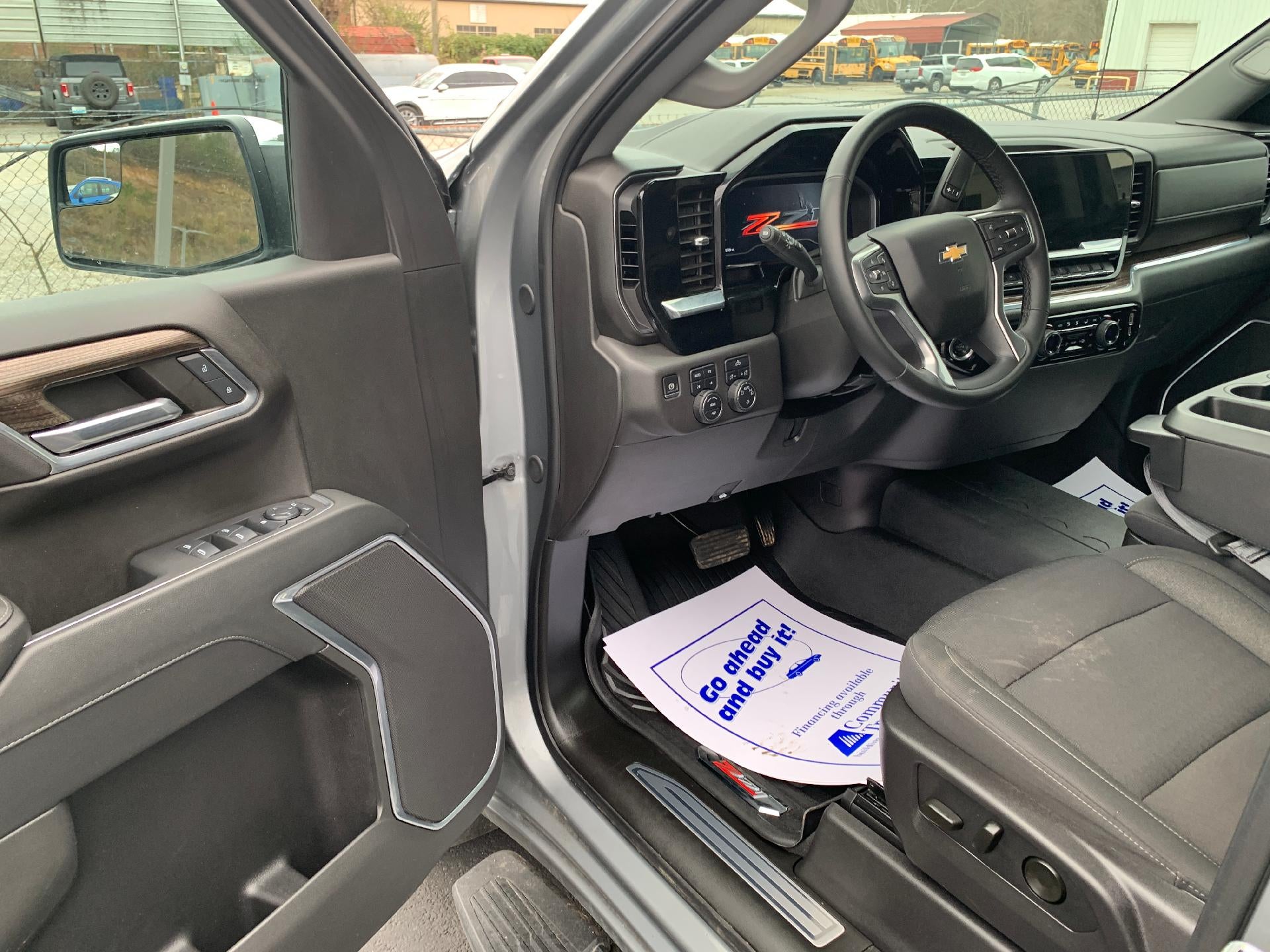 2024 Chevrolet Silverado 1500 Crew Cab Short Box 4-Wheel Drive LT 1LT